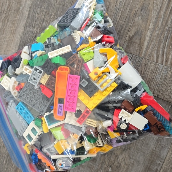 LEGO Mystery Grab Bag of Assorted Lego's| Mystery Bag #22​ - Picture 9 of 10